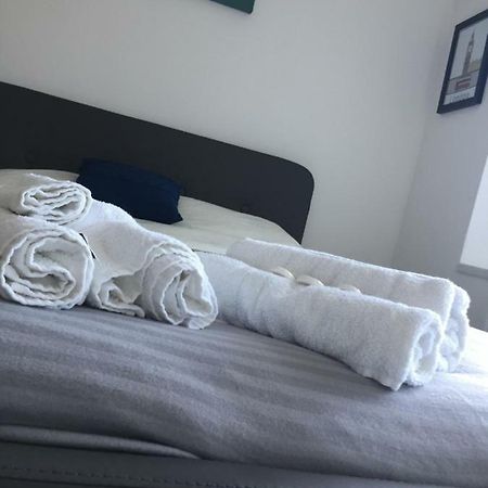Sama'S Stylish Hotel Room 4 Manchester Exterior photo
